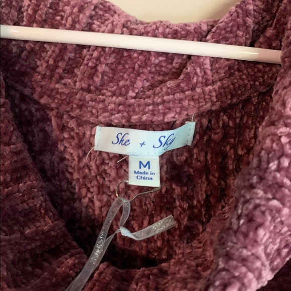 Off the shoulder sweater - Picture 3 of 3